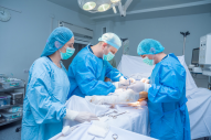 Less invasive surgical method in knee joint arthritis